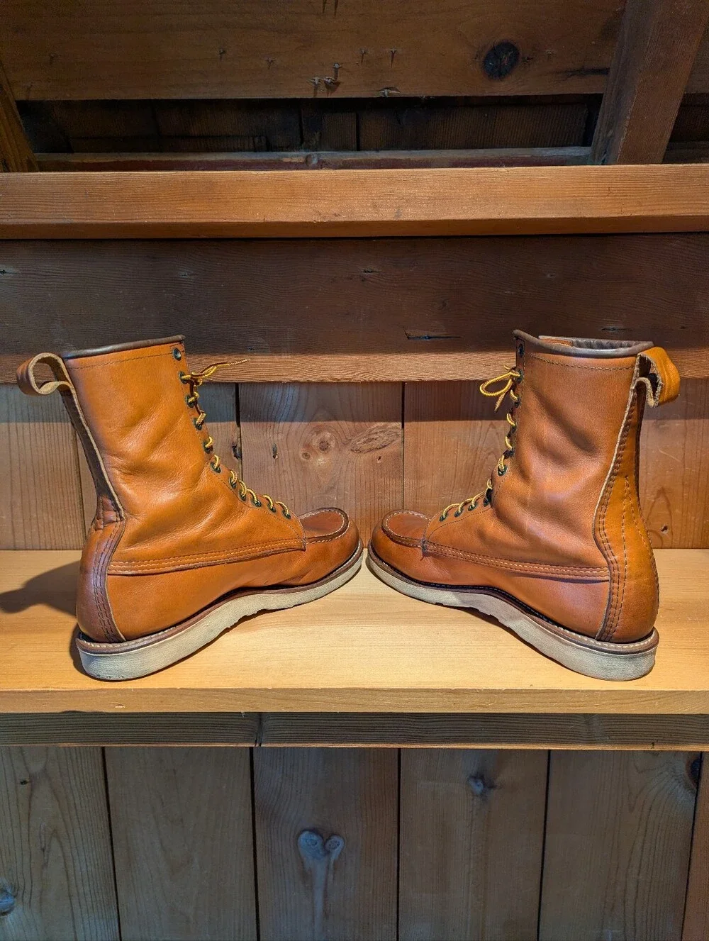 Red Wing 10877 8-inch Work Traction Tred Moc Toe Leather size 10.5C